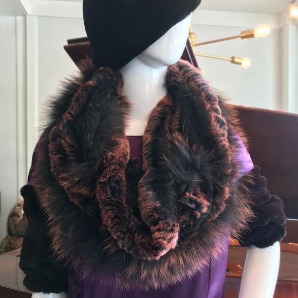 Black Fox Scarf with Rust Tips - Picture 1 of 1